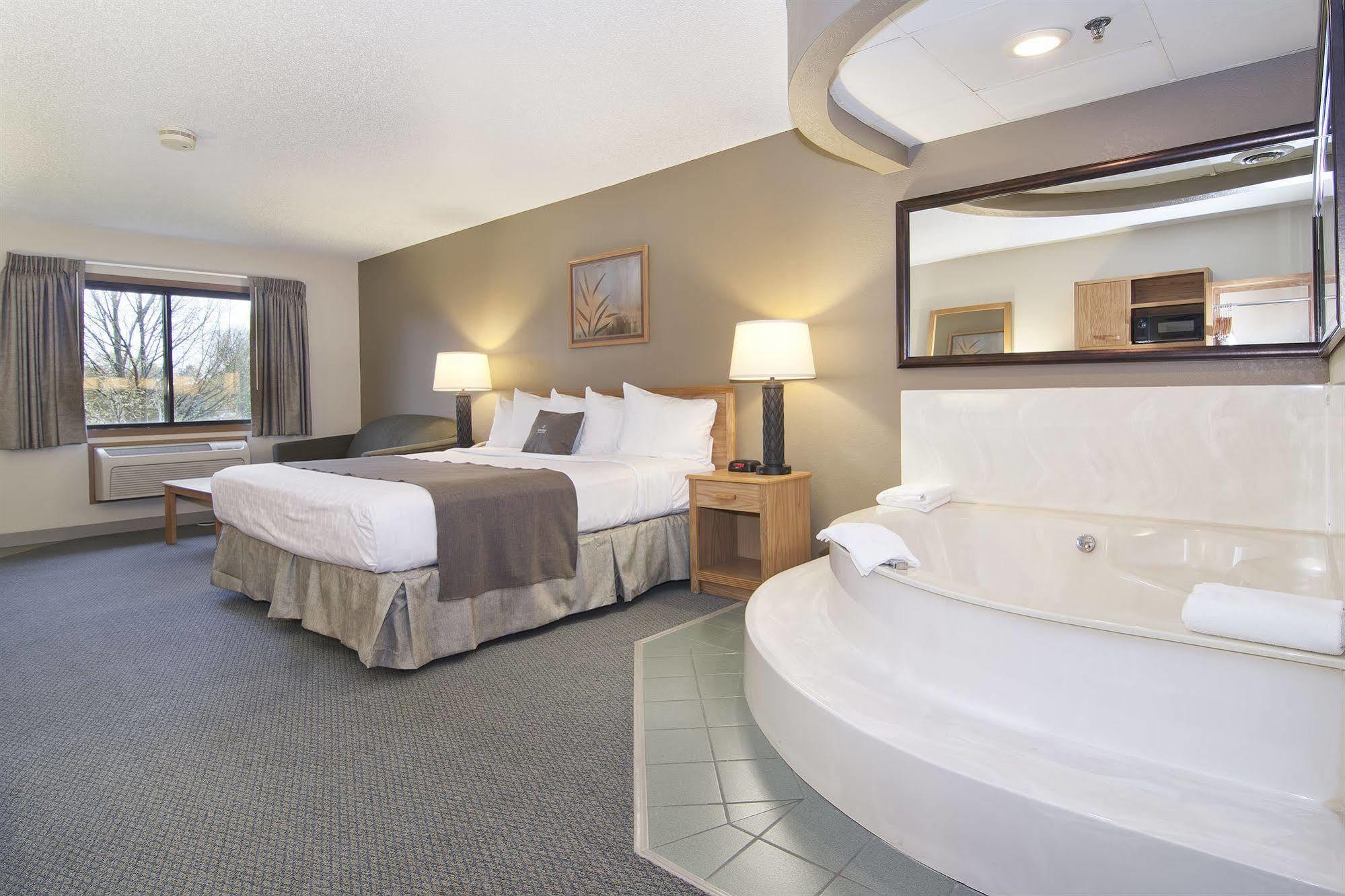 Boarders Inn & Suites By Cobblestone Hotels - Faribault Екстериор снимка